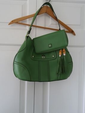 Etienne Aigner Kelly Green Leather Women's Shoulder Bag & Wallet Set